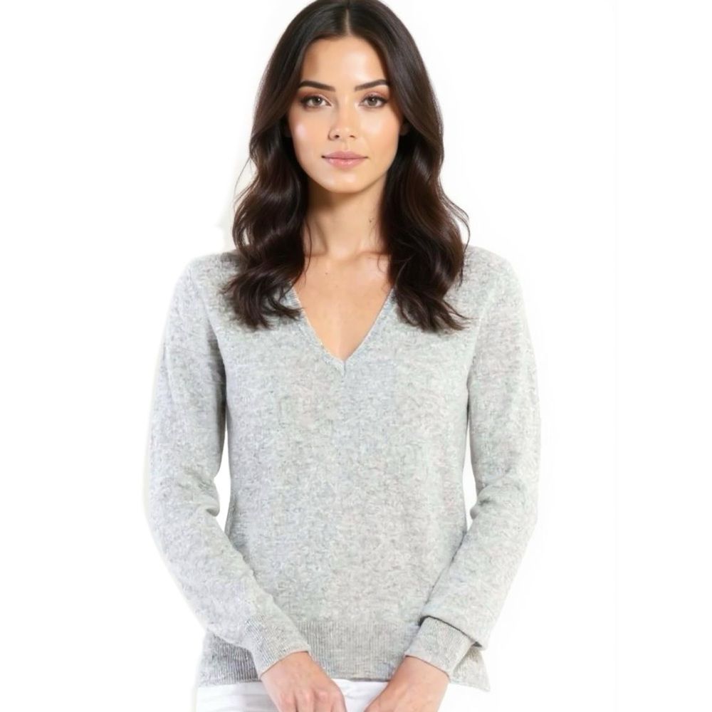 Equipment Femme Cecile 100% Cashmere V Neck Sweater Gray XS Quiet Luxury - Picture 13 of 14